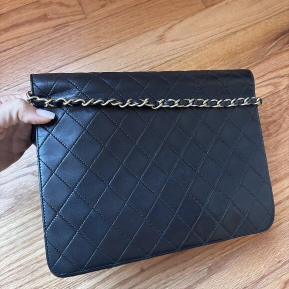 Authentic CHANEL black lambskin vintage classic single flap 24k gold - Picture 3 of 16